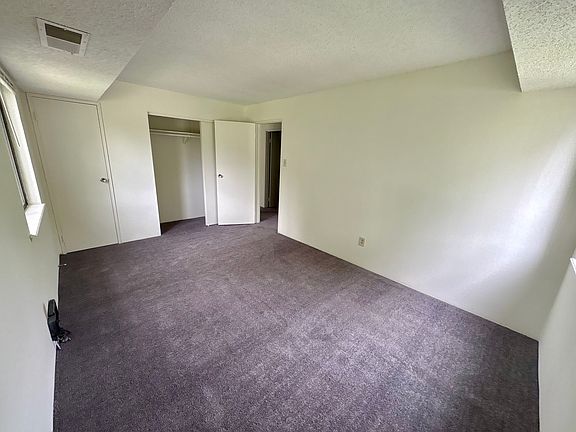 4th image of 2 Village Green Ln APT 6