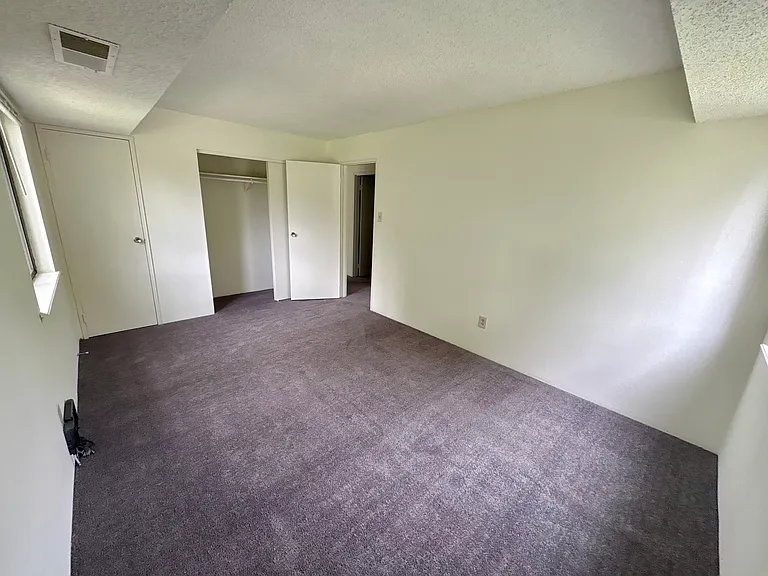 2 Village Green Ln #6 — Photo 4
