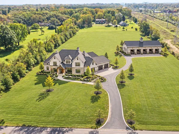 349 Spring Creek Rd, Barrington Hills, IL 60010