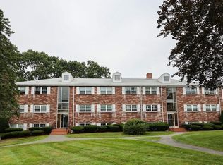 68 Edgelawn Ave APT 8, North Andover, MA 01845