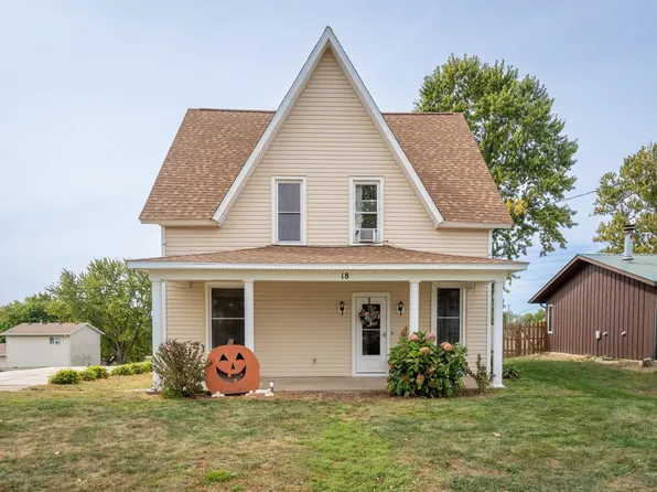 18 S Main St, Andrew, IA 52030