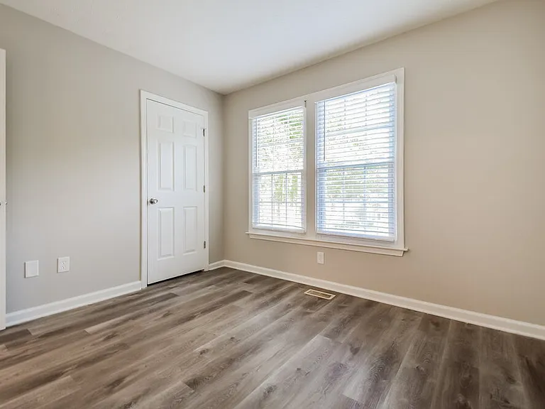 547 Riverbirch Trce — Photo 16