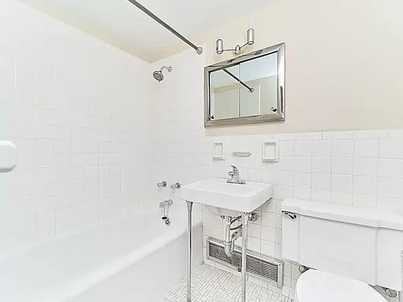 4th image of 330 E 49th St APT 8K