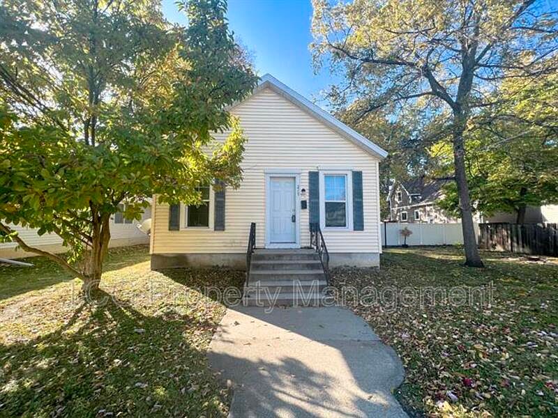 1st image of 217 Christie St #217