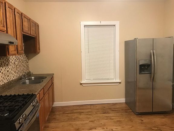 2nd image of 3341 N Avers Ave Floor 1