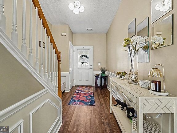3rd image of 280 Regent Sq
