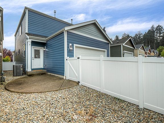 2nd image of 7532 Kodiak Ave NE