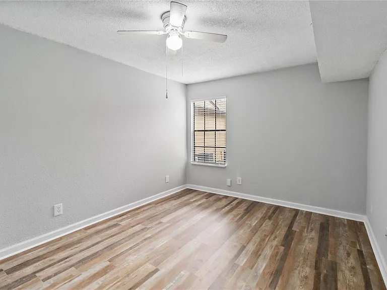 320 Black Oak Ct #107 — Photo 21