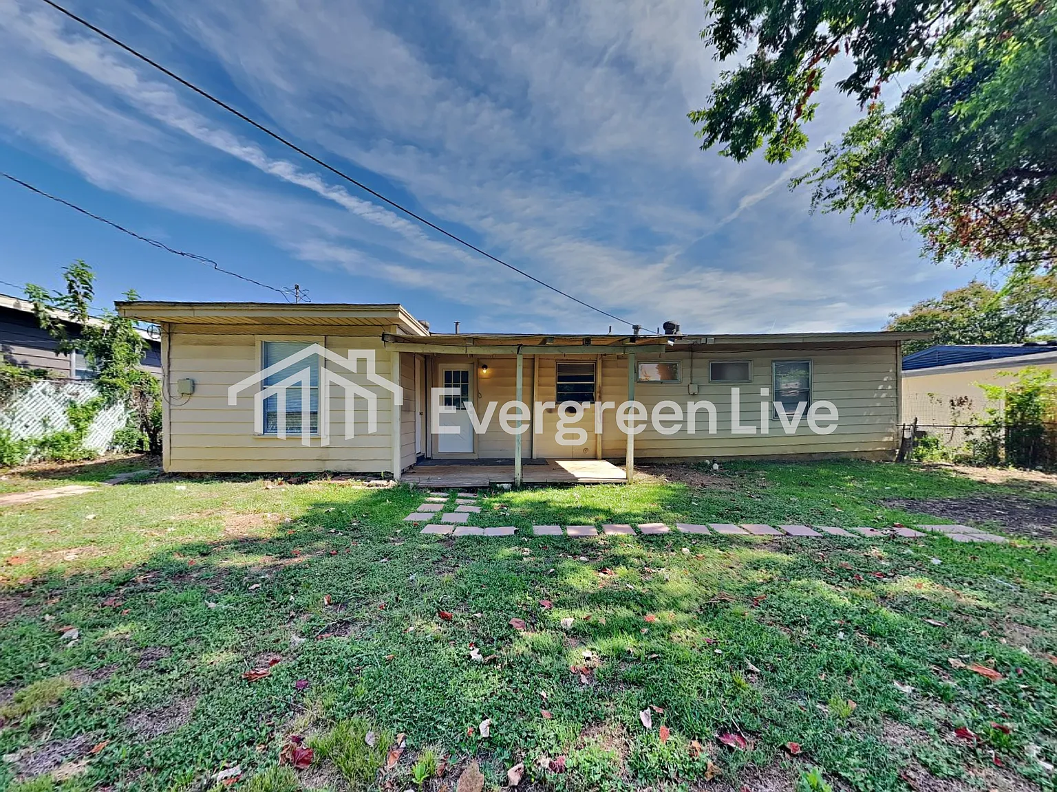 4 bed, 2.0 bath, 1550 sqft, $1,745 — Photo 3