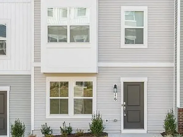 16 Brookfield Mews, Ranson, WV 25438