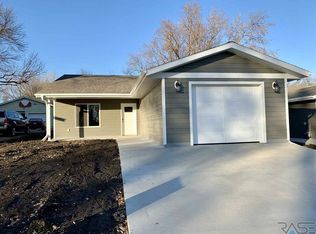 102-108 W Barck Ave, Luverne, MN 56156