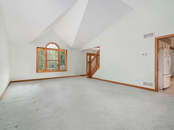 4th image of 111 Saige Ct