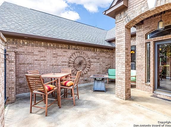 4th image of 1209 Gwendolyn Way