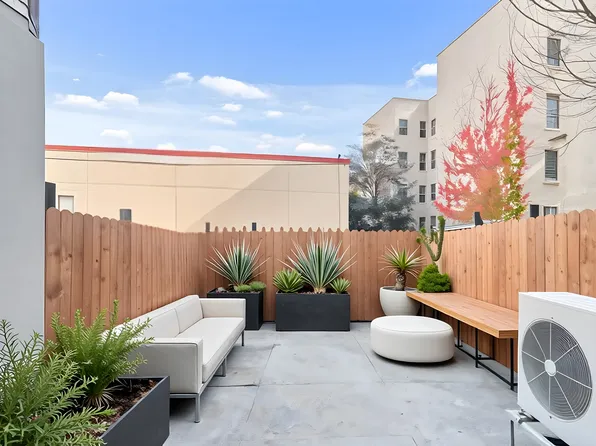 1042 Hall Place image 1 of 15