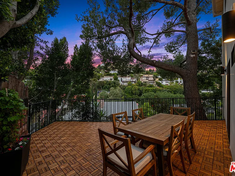 2045 Paramount Dr — Photo 2