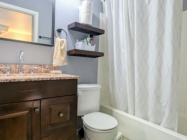 319 W Doral Ct — Photo 11
