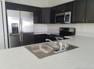 9207 W 33rd Ln, Hialeah, FL 33018