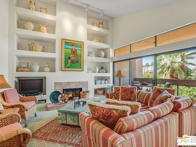 990 N Village Sq, Palm Springs, CA, 92262