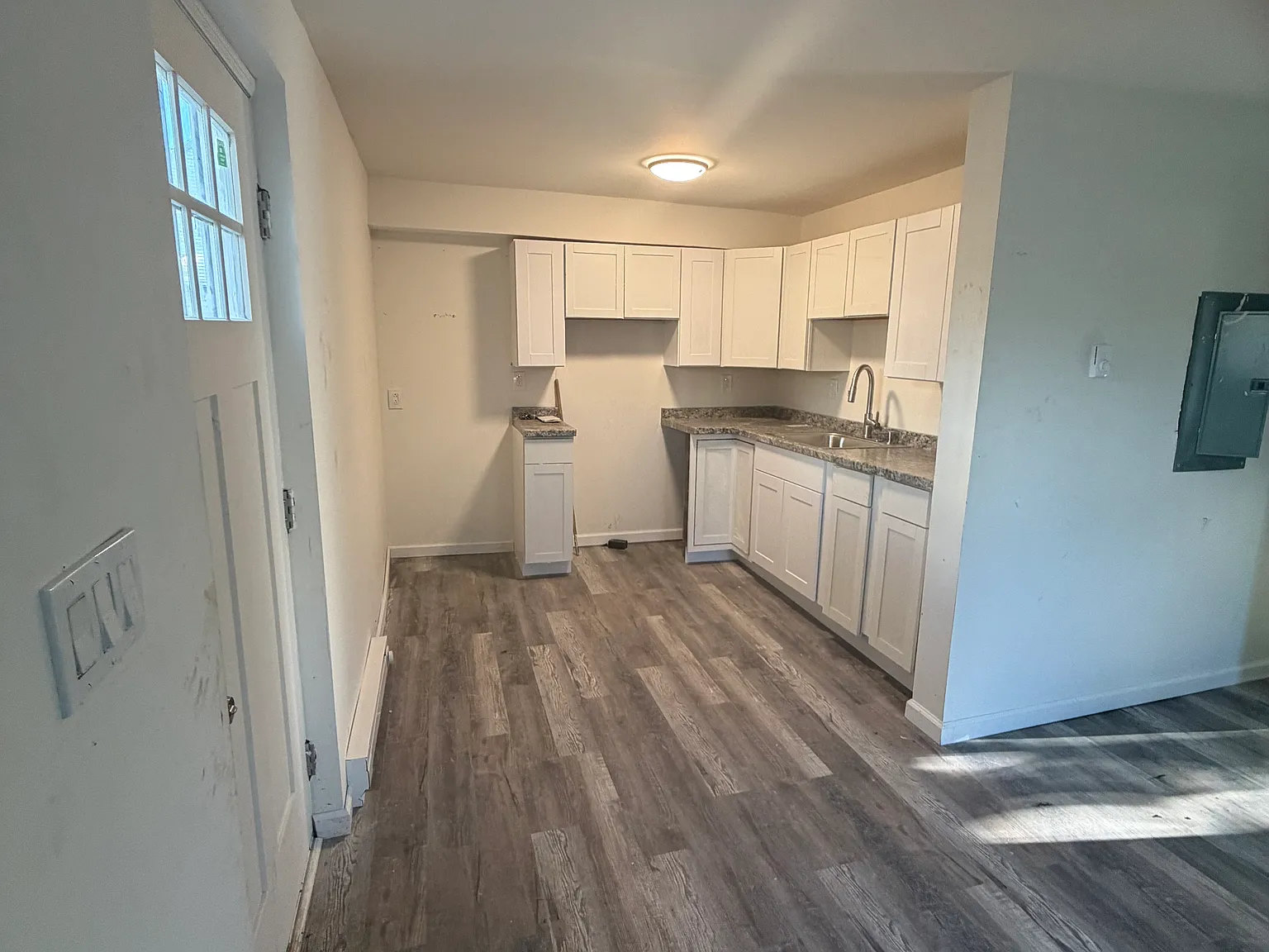 2 bed, $1,400 — Photo 1