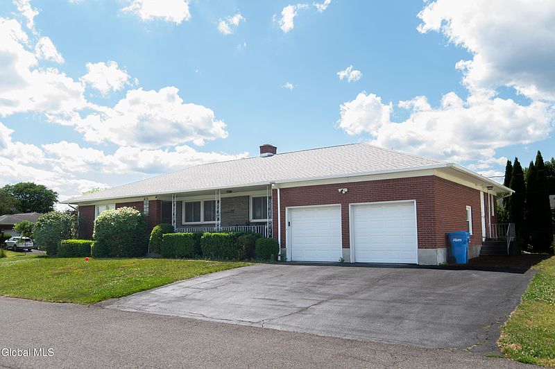 2nd image of 413 Hackett Boulevard