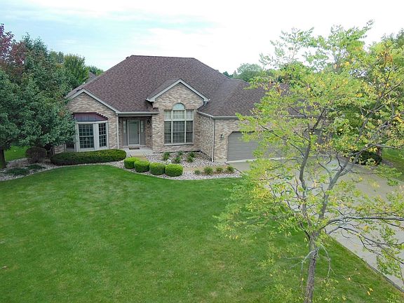 Mature landscaping, located on quiet street