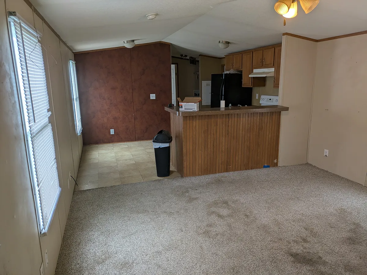 Building Photo - 203 E Lincoln St #4