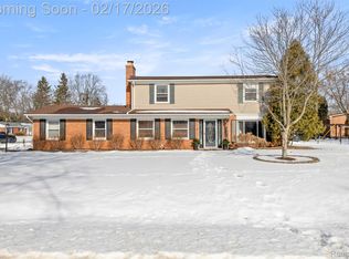 32374 Farmersville Rd, Farmington Hills, MI 48334