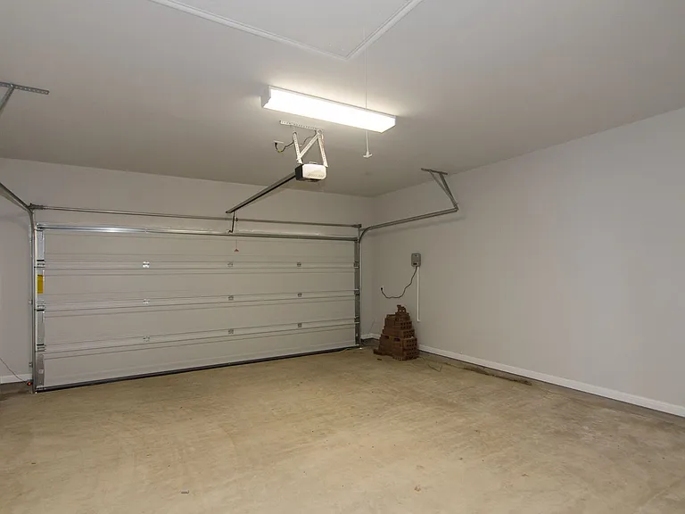 905 Olive Creek Dr — Photo 31