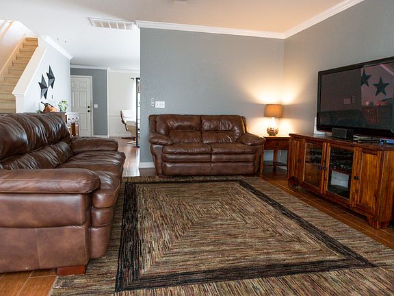 3rd image of 1210 Parker Pl