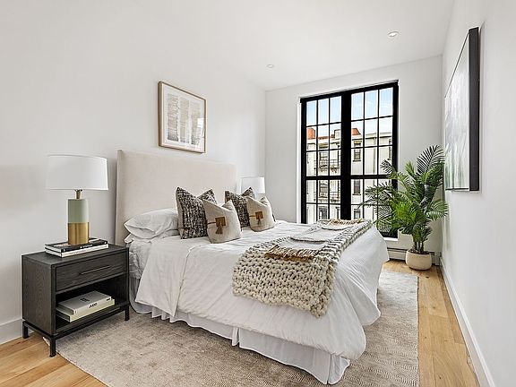 5th image of 113 Kane St APT 3A