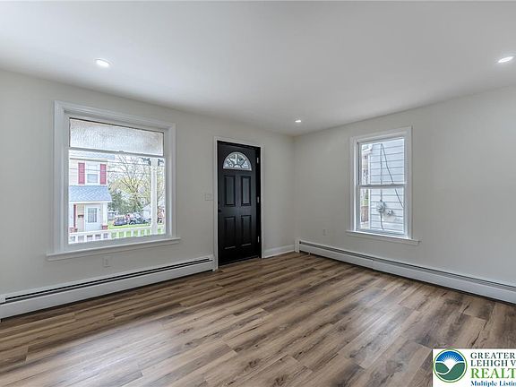 5th image of 727 William St