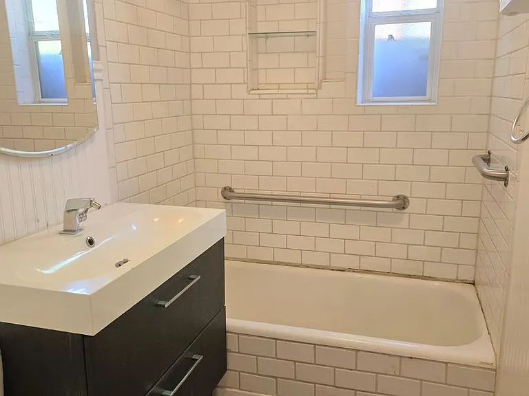 1406 E Earll Dr — Photo 16