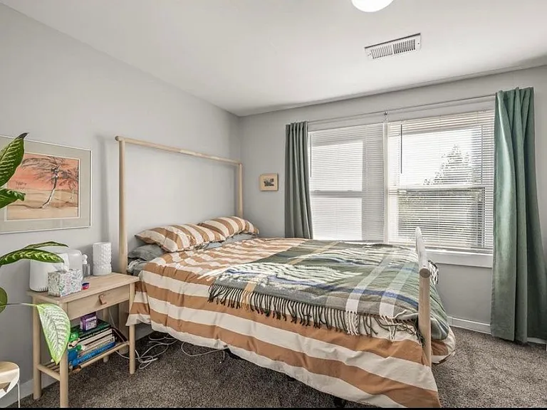 2742 California St NE #2 — Photo 8