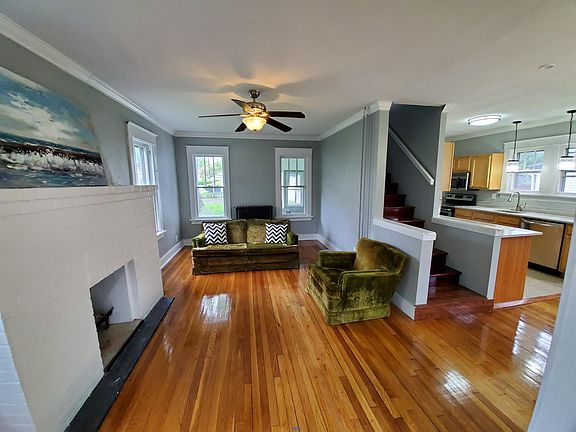 5th image of 27 Parkwood St