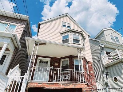 25 W 51st St, Bayonne, NJ, 07002