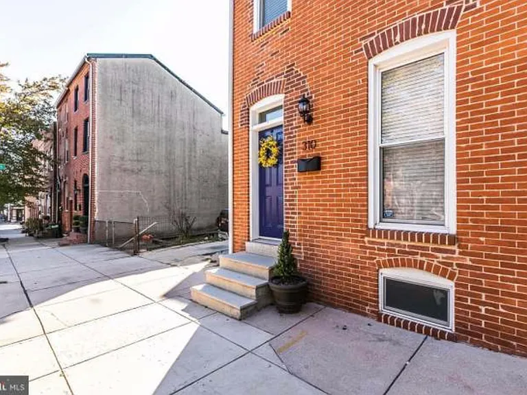 310 S Washington St — Photo 19