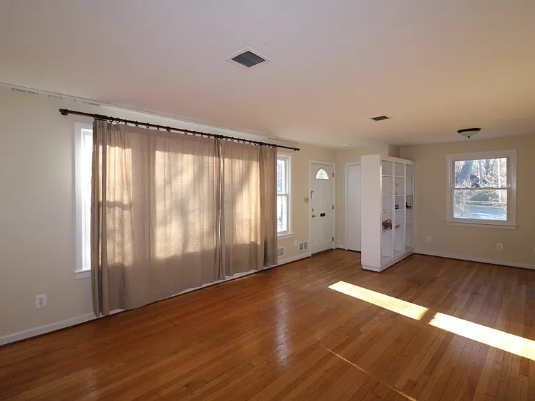 4325 Maple Ave — Photo 12