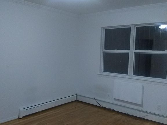 3rd image of 13742 Laburnum Ave Floor 2