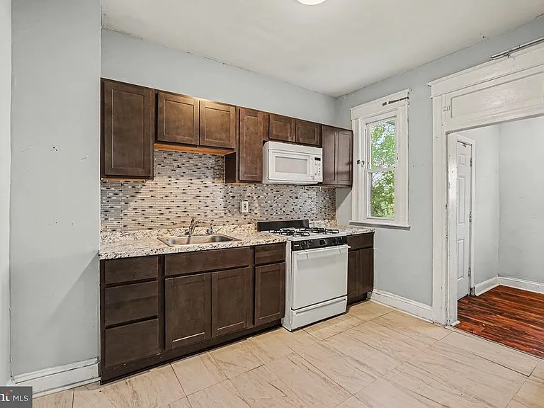 409 N Edgewood St — Photo 12