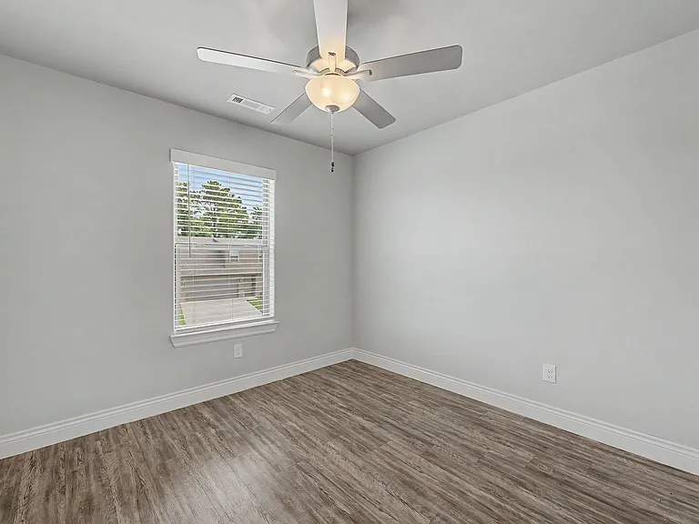 604 E Osage Trce — Photo 15