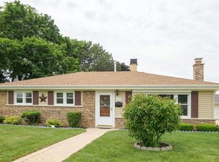 1064 W Villa Dr, Des Plaines, IL