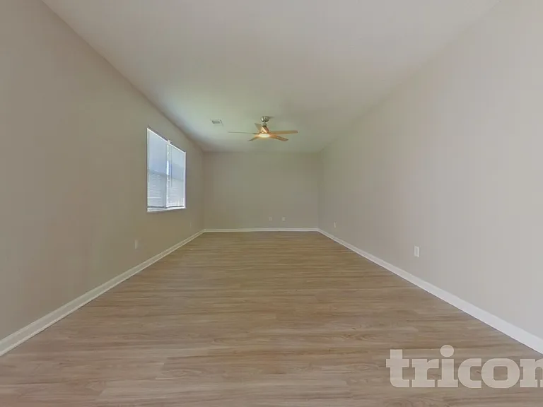 106 Sandpine Rd — Photo 2