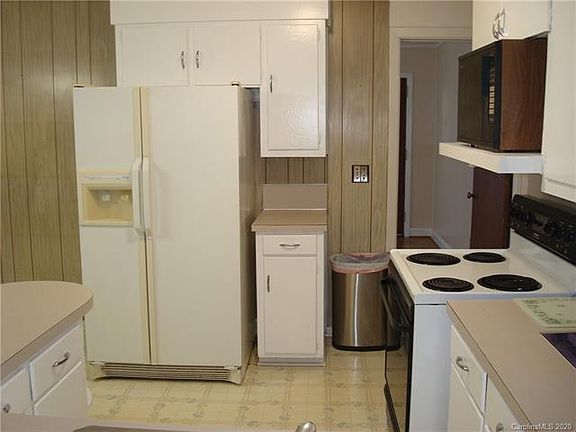 5th image of 1525 Poston Cir