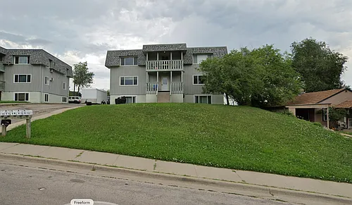 1320 Quincy St Photo 1