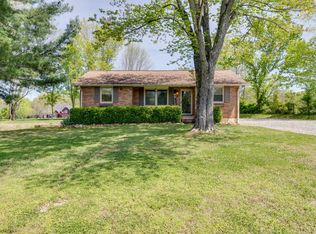 945 Bowling Branch Rd, Cottontown, TN 37048