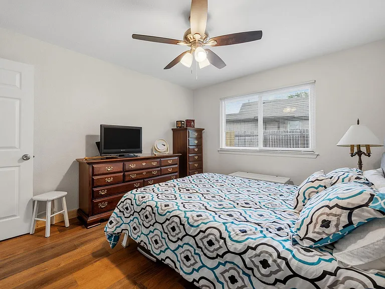 513 Texas Ave — Photo 19