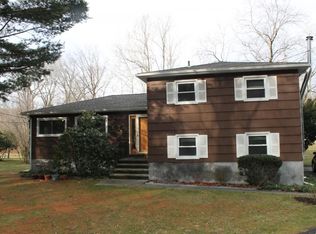 45 Cedar Valley Rd, Poughkeepsie, NY 12603