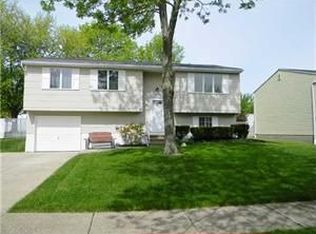 153 Chapel Glen Dr, Hamburg, NY 14075