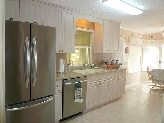 3rd image of 447 Landsedge Dr