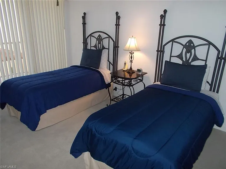 2444 Ravenna Blvd #202 — Photo 10